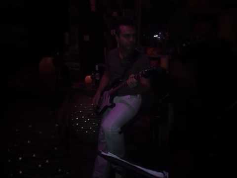 Thomais de Fois & Giannis Oikonomou live at Βινυλιο