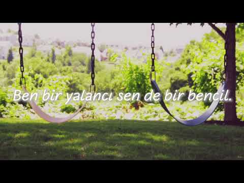 Sevmemişiz gibi farz edelim. Pinhani-Sevmemişiz Gibi Farz Edelim(Sözleri/Lyrics) 