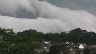 preview picture of video 'Dramatic Storm Front hits Hythe Kent. Folkestone also affected. Thunderstorm follows.'