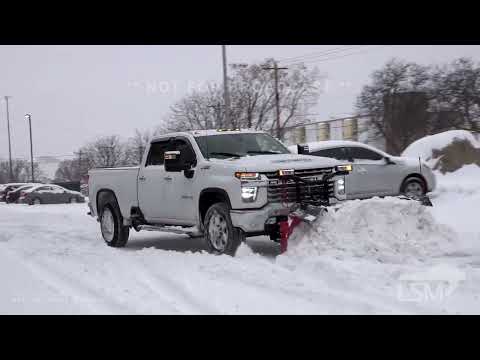 01-03-2023 Minneapolis, MN  - 4K Heavy Snow, Spin-Outs, and Clean-Up