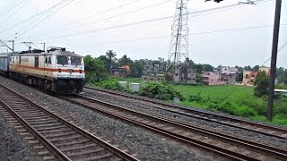 preview picture of video 'MUDDY GZB WAP-7 POORVA EXPRESS APPLIES LOCO BRAKES ARRIVING DURGAPUR'