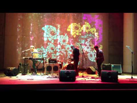 Manos en el Aire  -  Nadar. UCM