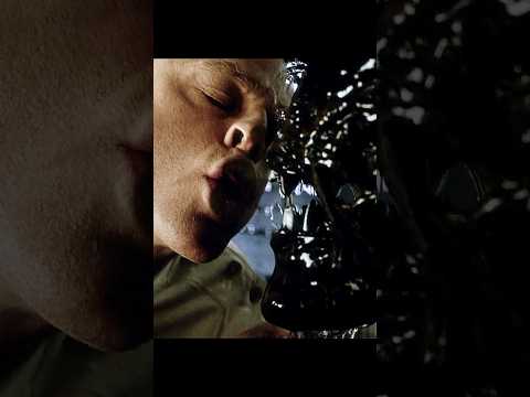 Alien Resurrection (1997) | The Queen Escapes & Slaughters Her Creator