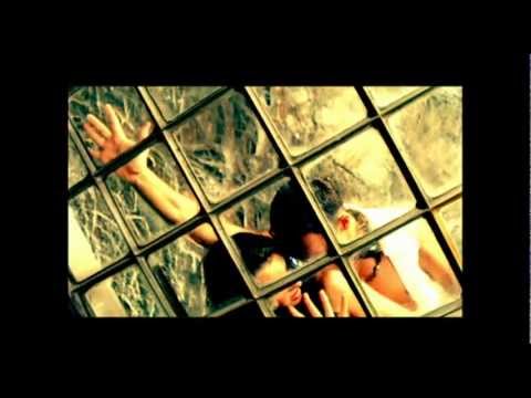 Mustafa Sandal feat. Natalia Dussopulos "Aşka Yürek Gerek" [2003]