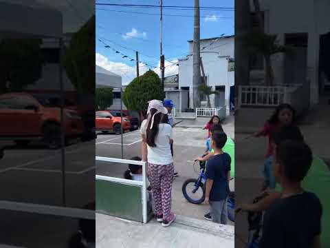 Plaza pública la ceiba en Santiago Texacuangos 2025