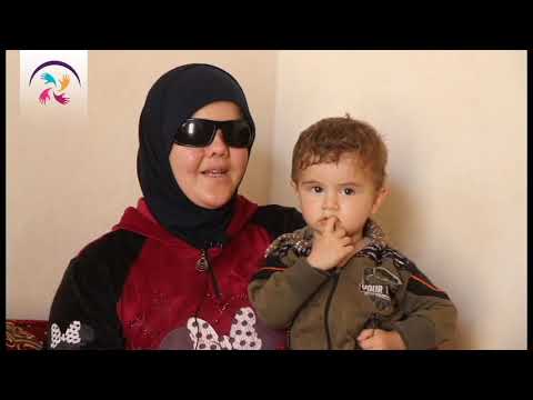 Give clothes to orphan children in northern Syria