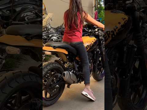 Will she crash? 🫣 Royal enfield guerrilla 450 review: Is it for short rider?  India bike ride.