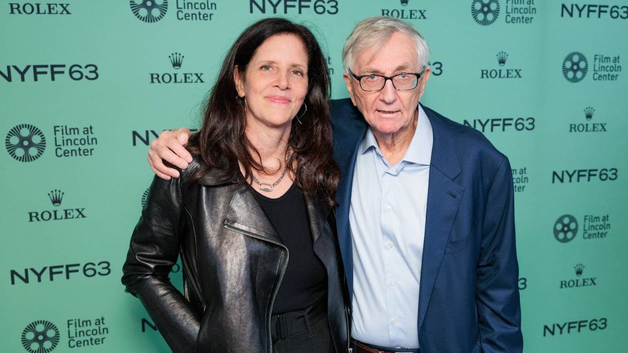 Miniature de la vidéo Seymour Hersh, Laura Poitras, Mark Obenhaus, and More on Cover-Up du film Cover-Up : Un journaliste face au pouvoir