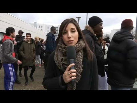 Aulnay-sous-Bois: une marche blanche organisée en soutien à Theo, agressé par quatre policiers