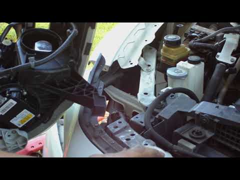 2013 Infiniti JX35 headlight issue .