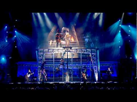 Tina Turner We Don't Need Another Hero Live 2009