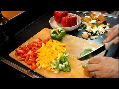 SWEET PEPPERS recipe. How to cook sweet peppers with onion. Italian Peperoni fritti. Easy recipe.