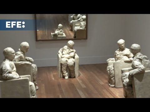 La obra de Juan Muñoz se mezcla con el público en el Museo del Prado