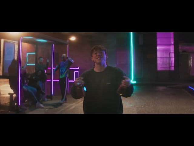 Video zu 'Noche De Novela' ansehen