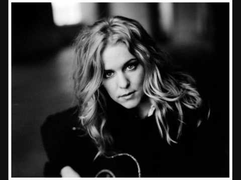 Sofia Karlsson: "Imma på fönstret"