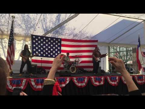 Av del Rock - Crazy Little Thing Called Love (Queen)  Embajada de Estados Unidos, Santiago Chile