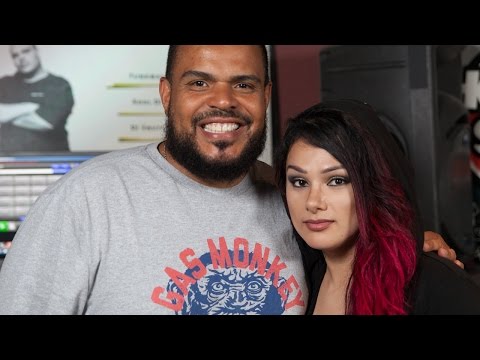 Snow Tha Product Performs Live on 