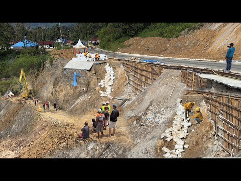 GEOTEXTILE BAG DIBENAMKAN DI BATU JOMBA & PANCANG DIRUNCINGKAN BELUM MAMPU TEMBUS !!