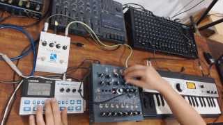 Video thumbnail for Atomosynth Mochika X2 - Dante Gonzales Acid Techno Trax Demo by Dante Gonzales