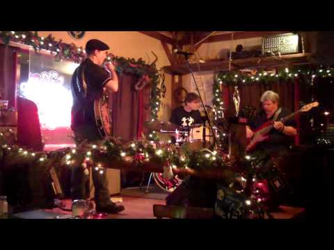 Turkey Walk - (Boo Boo Davis) - by Louis Janelle Blues Band.avi
