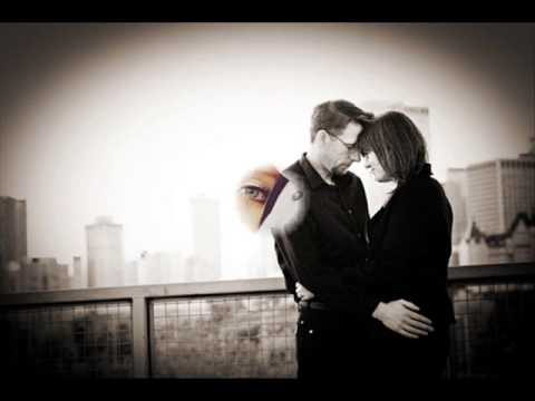 CLING TO ME  (C) 2003 JOHN HENRY.wmv