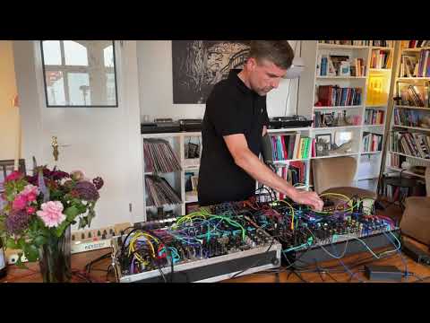 Modular melodic techno live jam featuring the synlimb
