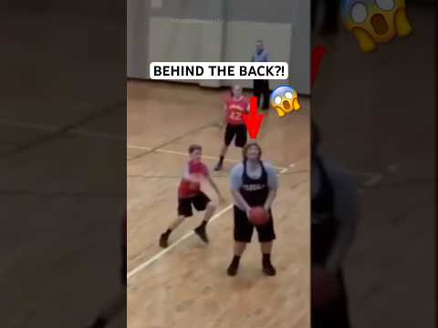 The CRAZIEST buzzer beater 🤯