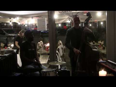 BRIGAS NUNCA MAIS (Antônio Carlos Jobim), by Brazil4 Feat Deodato At Cafe Emma