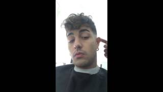 TONY EFFE CANTA NOTTI DI SFERA EBBASTA DAL BARBIERE