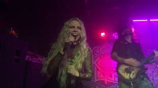 Kobra And The Lotus - Heartache (live)