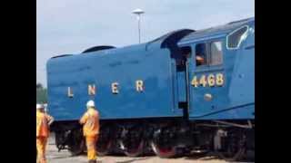 preview picture of video '2013 Sep 04 - The Mallard Arrives At Grantham'