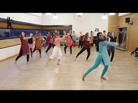 Aaja nachle le dance steps (Bollywood workshop in paris)