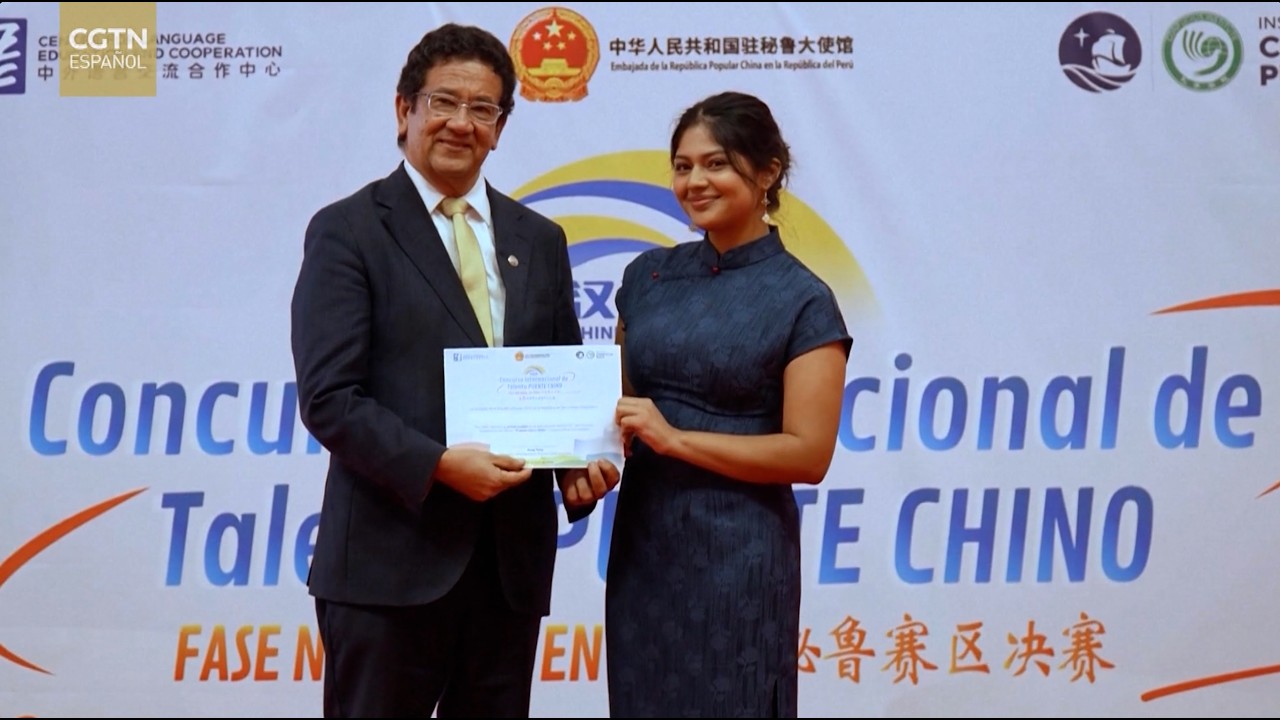 Iris: de Perú a China, un puente de palabras