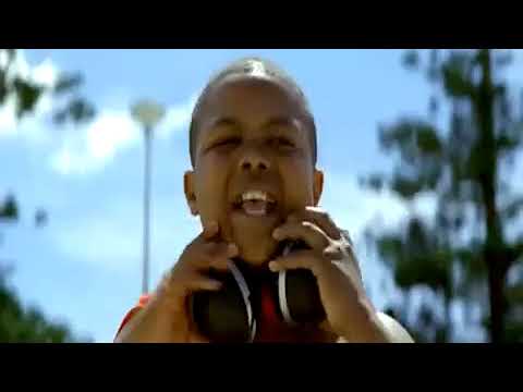 Kangaroo Jack trailer frame with chase vehicles and a sprinting kangaroo timed to a beat-switch