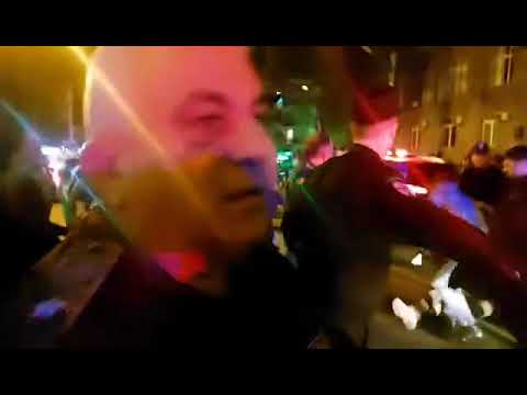 Ոստիկանությունը բիրտ ուժ կիրառելով՝ բերման է ենթարկում ցուցարարներին