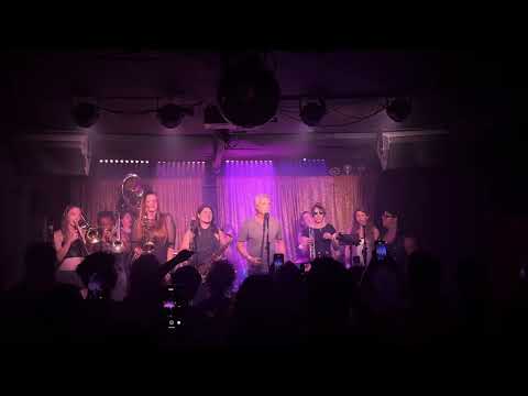 Brass Queens video