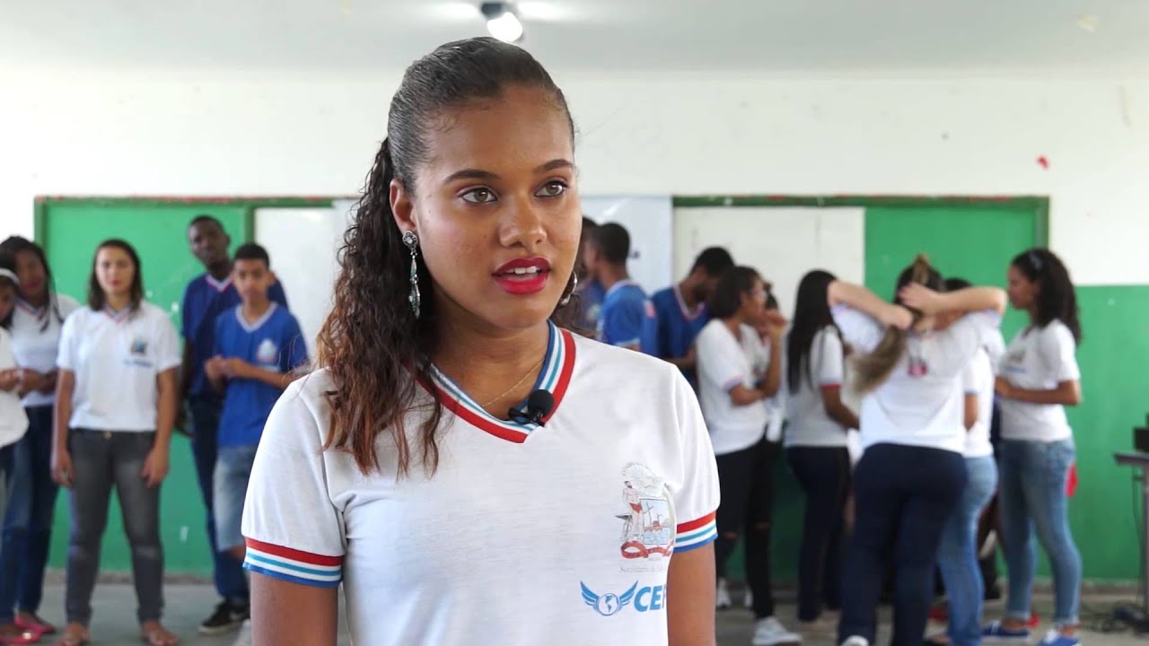 Watch Now Alunos aprendem espanhol de maneira divertida e eficiente Alunos aprendem espanhol de maneira divertida e eficiente