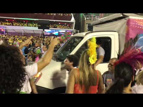 Bateria da Mangueira, campeã de 2019