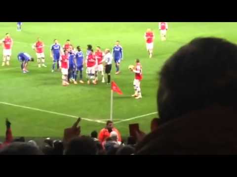 Ozil and Ivanovic Fight - Arsenal 0-0 Chelsea