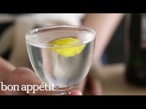 How to Make a Classic Martini