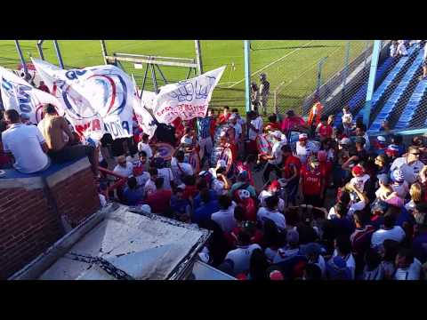 "LBDP previa y entrada de los bombos vs atenas!!" Barra: La Banda del Parque &bull; Club: Nacional
