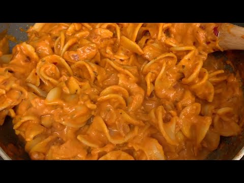 Spicy Creamy Tomato Pasta 🍅  ✨  Gigi Hadid Pasta Recipe | Pink Sauce Pasta - TikTok Famous Pasta
