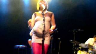 The Bird and the Bee - Polite Dance Song