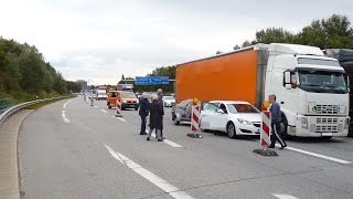 Download Lagu A1: Unfall bei Einfädelung - Unbeleuchtetes Auto bei Dunkelheit (08.10.2016) Thumbnail