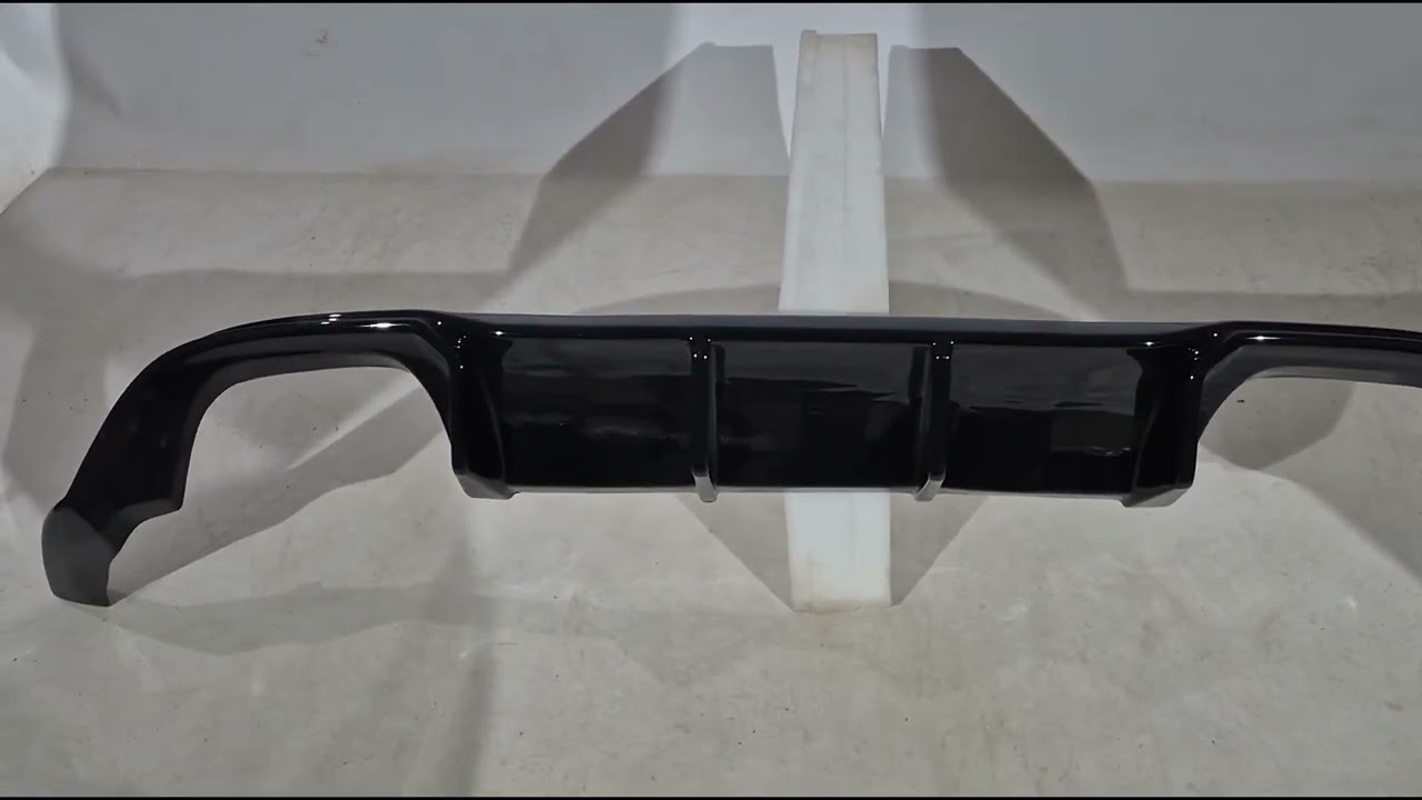 Задний диффузор DPT V-3 (для R / R-Line, 2017-2019, Черный Глянец) Video 1