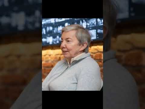 国際文化学科 クリスティン・トンプソン　アメリカの映画理論家.作家 　ウィスコンシン大学マディソン校名誉研究員　緻密な映画分析と映画産業に関する手堅い研究 著書　フィルム・アート. 映画芸術入門