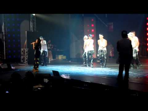 140517 AON MANILA- 2ne1 In Or Out