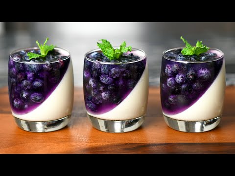 Spektakuläre Blaubeer-Panna Cotta