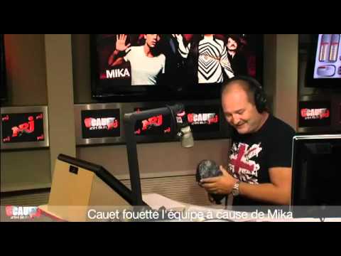 Cauet fouette l'équipe à cause de Mika