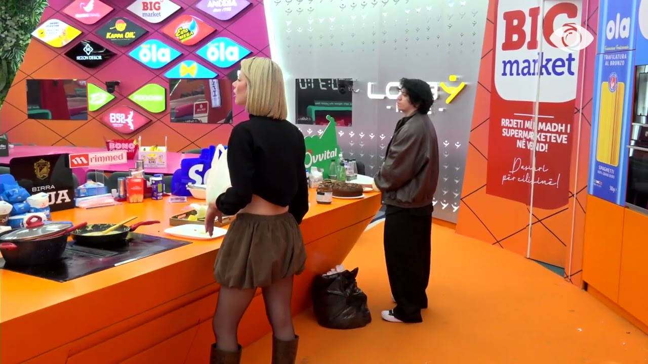 Ti je një person që shkel.../ Nikol debaton me Rogertin